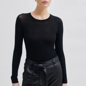 Matima o-neck tee svart