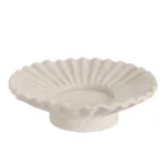 Vitt ljusfat i dekorativ cement